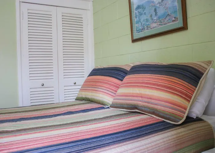 Coral Getaway At Fisherman's Point Apartment *
