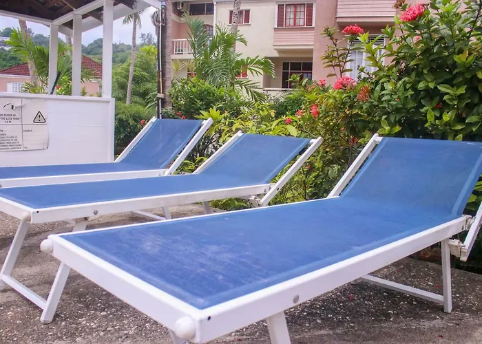 Coral Getaway At Fisherman's Point *